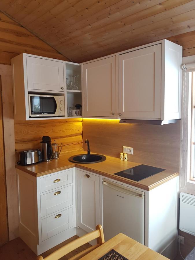 Arina Cottages Nasva エクステリア 写真
